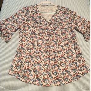 Women’s Floral V Neck Top